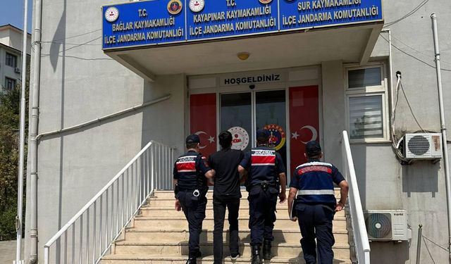 Diyarbakır'da çeşitli suçlardan aranan 2 şahıs yakalandı
