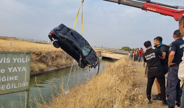 Diyarbakır’da trafik kazası: Otomobil sulama kanalına uçtu