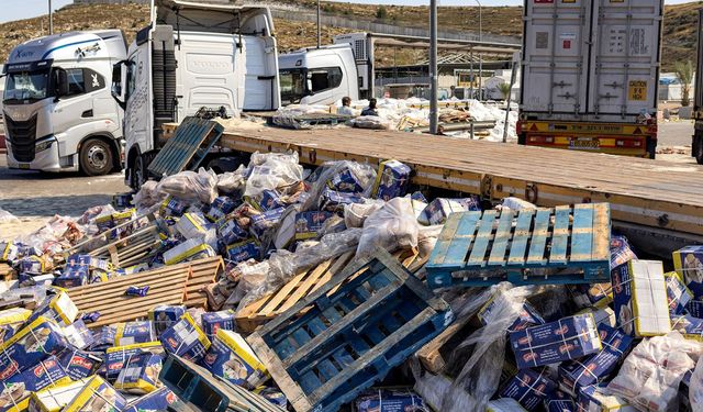İşgalciler yardım tırlarını kasten yağmalattı: 87 tırdan geriye neredeyse hiçbir şey kalmadı