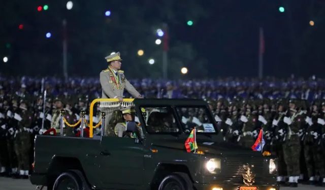 Myanmar'da OHAL uygulaması 4,5 yıl sonra kaldırıldı