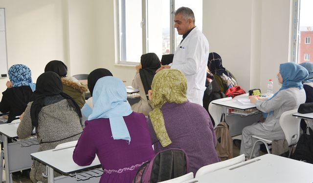Okullarda tek tip kıyafet geri geliyor: Eğitim camiası ne düşünüyor?