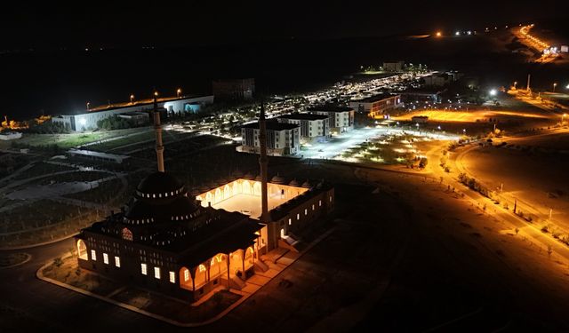 Batman Üniversitesi Camii açılış için gün sayıyor