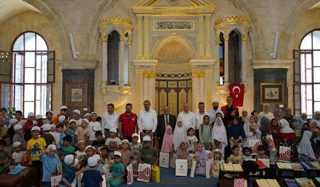 Gaziantep Vakıflar Bölge Müdürlüğü'nden Kur'an kursu öğrencilerine hediye