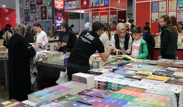 22. Ankara Kitap Fuarı kitapseverlere kapılarını açtı
