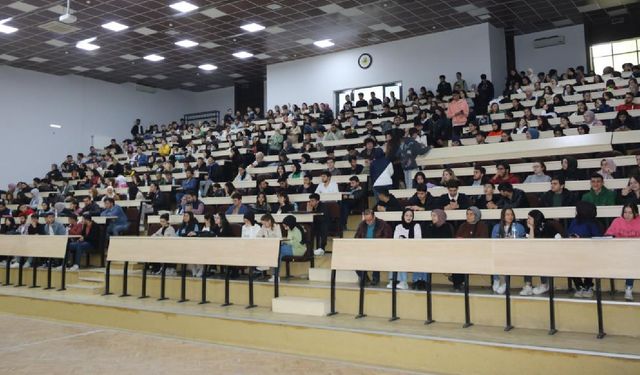 Başarılı öğrenciler üniversitelerini 3 yılda tamamlayabilecek