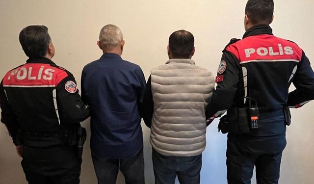 Gaziantep'te 2 ruhsatsız tabanca ele geçirildi