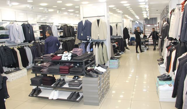 Giyimci esnafı soğuk hava bekleyişinde: Kış gelmedi, satışlar durdu