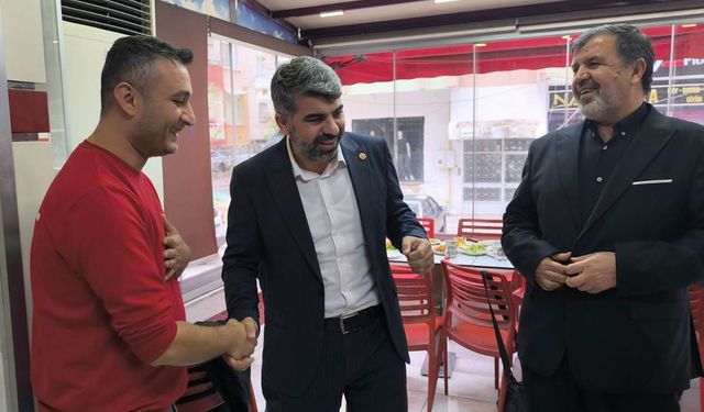 HÜDA PAR Mersin Milletvekili Dinç, Tarsus'ta esnaf ziyareti gerçekleştirdi