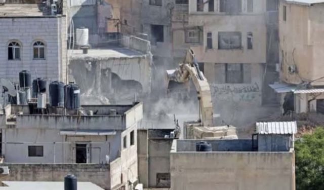 İşgalciler, Fiilistinli esirin evini yıkmakla tehdit etti