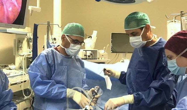 Siyonist rejim iki Amerikalı doktorun Batı Şeria'ya girişini engelledi