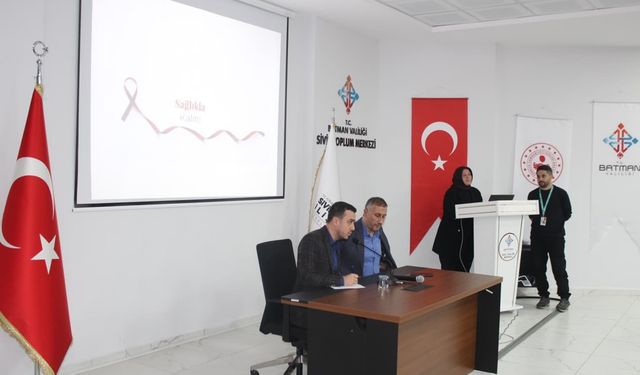 Batman'da muhtarlara sağlık hizmetleri hakkında bilgilendirme yapıldı