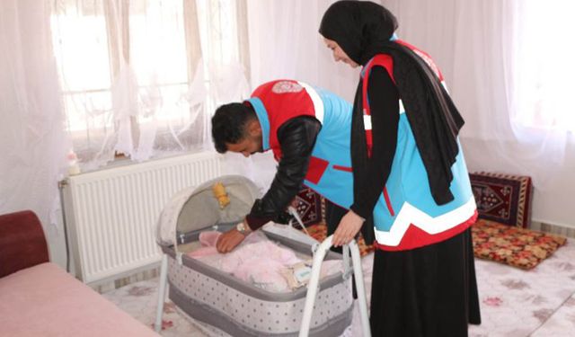 Bingöl'de yeni doğan bebeklere 'Hoş geldin' ziyareti