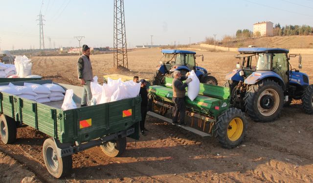Buğday ekimine başlayan çiftçi kuraklık endişesi yaşıyor