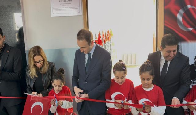 Gönüllüler bir araya geldi Güçlükonak'ta köy okulunda 2 bin kitaplık kütüphane açıldı 