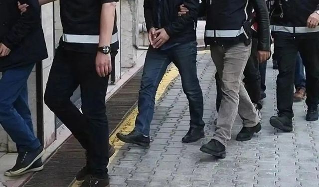 İzmir’de sosyal medyada "örgüt propagandası" yapan 30 kişi yakalandı