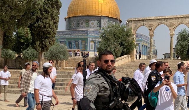 Kudüs'te gerilim yeniden tırmandı: Siyonist Yahudiler yine Aksa'ya saldırdı