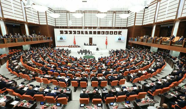 Meclis'te yoğun mesai: Vergi, bütçe ve 55 bin mahkûmun tahliyesi gündemde