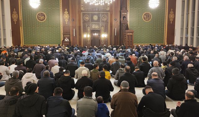 Müftü Vuruşkan: Regaib Kandili, asıl kazancımızın Rabbimize yönelmek olduğunu hatırlatır