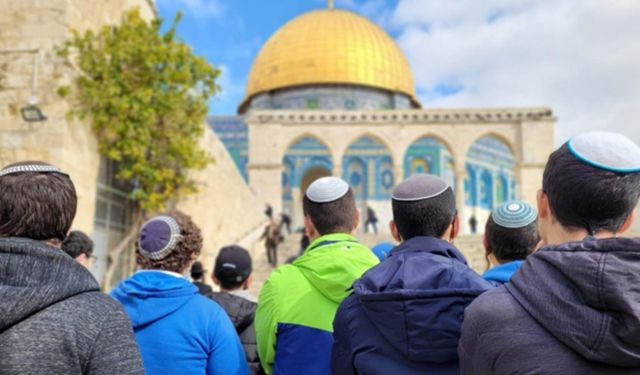 Siyonist işgalciler, Mescid-i Aksa baskınlarına devam ediyor