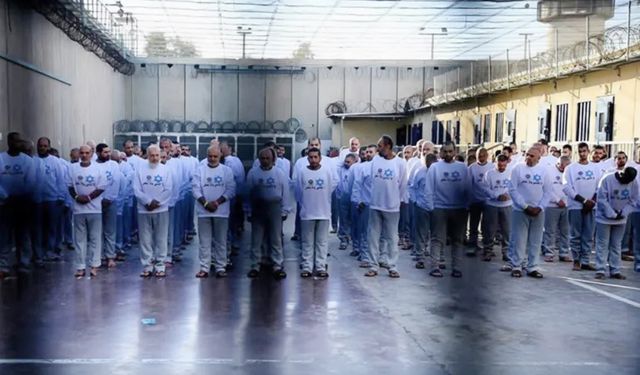 Siyonist zindanlarda esirler örtüsüz, ilaçsız ve ölümcül soğukla baş başa