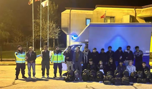 Yerlikaya: 972 düzensiz göçmen ile 55 göçmen kaçakçılığı organizatörü yakalandı