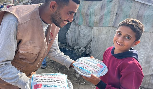 Yetimler Vakfı, Gazze'de sıcak yemek seferberliğini sürdürüyor