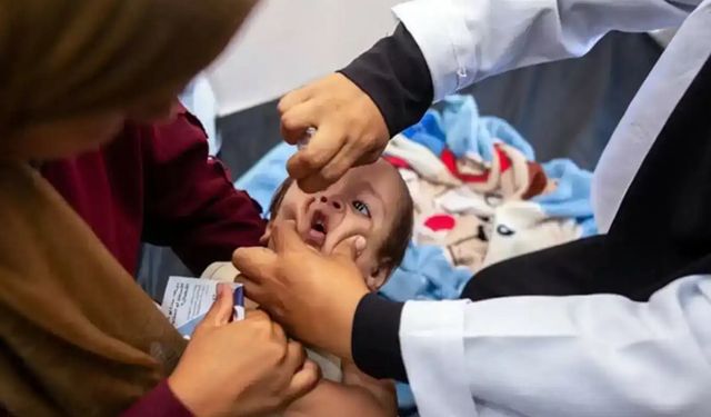 Filistin Kızılayı, Gazze'de çocuklar için aşılama kampanyası başlattı