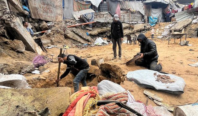 Gazze'de 100 günlük ateşkesin maskesi düştü: Soykırım devam ediyor
