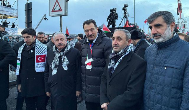 HÜDA PAR Genel Başkan Vekili Demir, Galata’daki Gazze yürüyüşüne katıldı