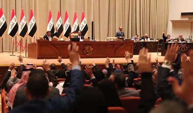 Irak Parlamentosu cumhurbaşkanı seçimi oturumunu erteledi