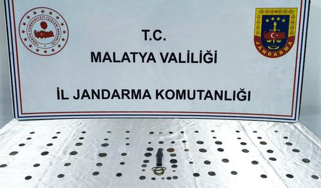 Malatya'da 86 sikke ile tarihi eserler ele geçirildi