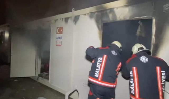 Malatya'da konteyner kentte yangın