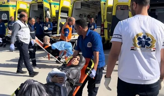 Son umutları Refah: Gazze'de hastalar sınırın açılmasını bekliyor