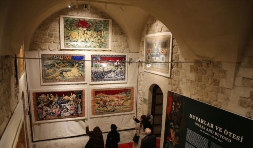 Mardin'de "Duvarlar ve Ötesi" sergisi açıldı