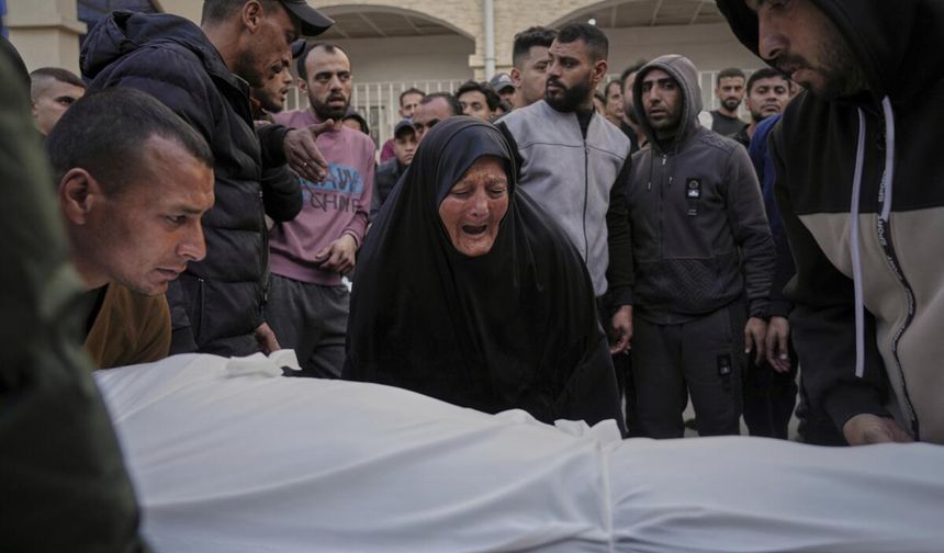 Gazze'de şehit sayısı 51 bin 201'e yükseldi