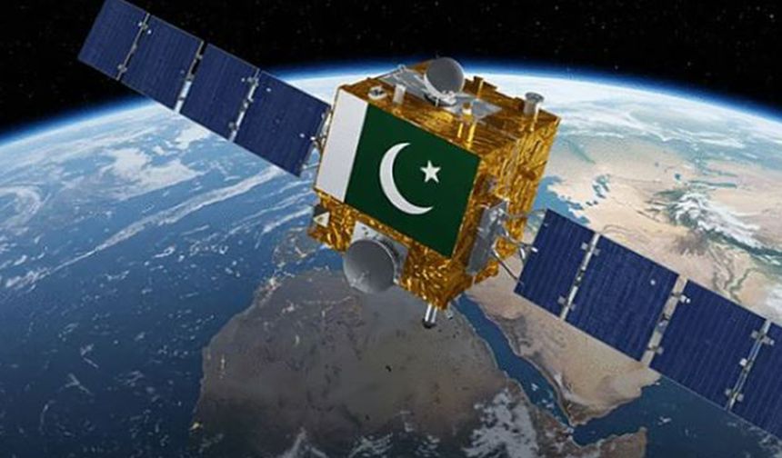 Pakistan dördüncü gözlem uydusunu fırlattı