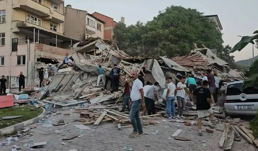 Balıkesir’deki deprem sonrasında 1235 artçı meydana geldi