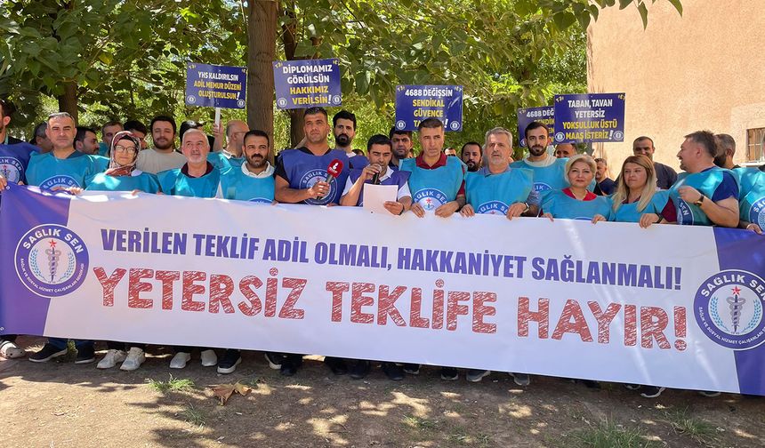 Batman'da sağlık çalışanlarından toplu sözleşme tepkisi