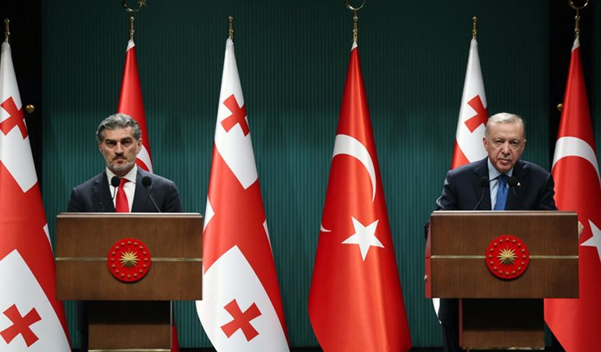 Erdoğan: Türkiye ve Gürcistan olarak bölgemizde omuz omuza hareket etmeye devam edeceğiz