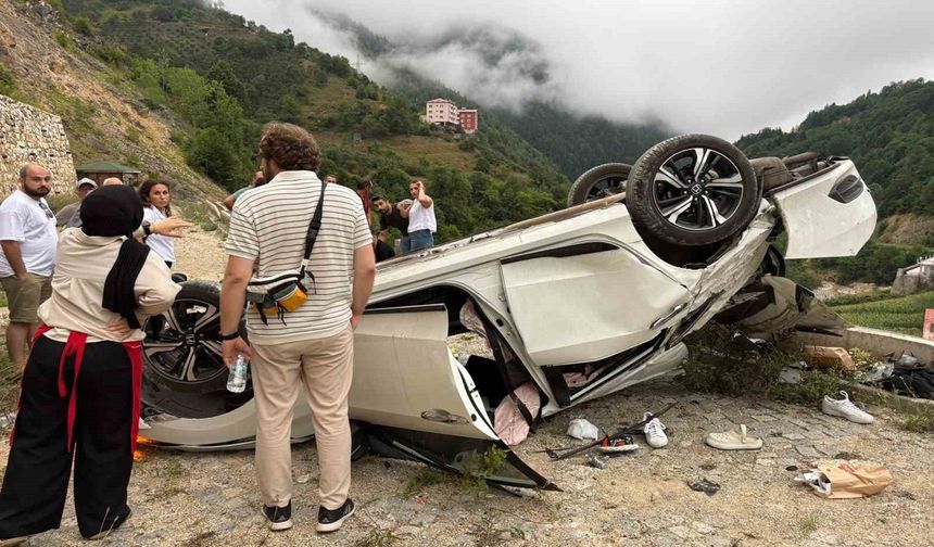 Giresun’da araç yamaçtan yuvarlandı: 5 Yaralı