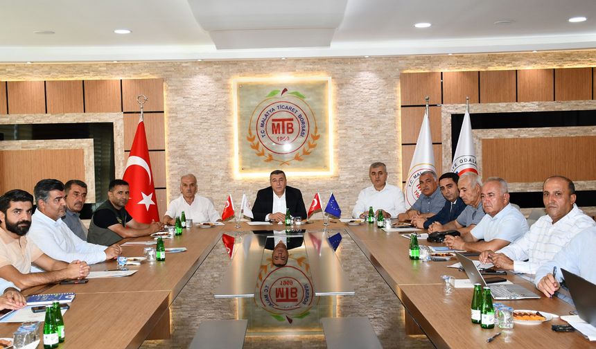 Malatya'da Lisanslı Kuru Kayısı Deposu ve Borsası  için istişare toplantısı yapıldı