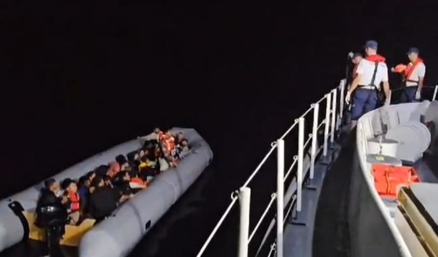 Muğla açıklarında 35 düzensiz göçmen kurtarıldı