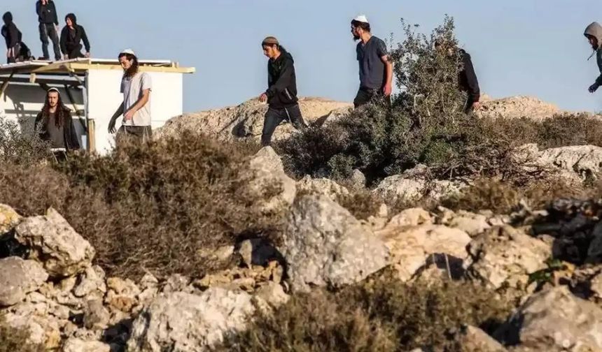 Yahudi çeteler Halhul’da saldırdı: Biri kadın, biri çocuk üç kişi yaralandı