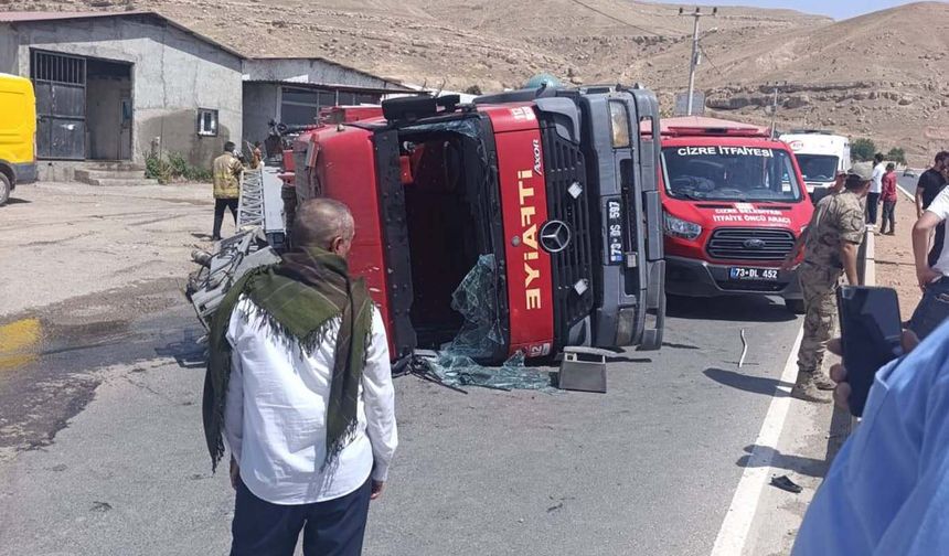 Yangına giden itfaiye aracı devrildi: 5 yaralı
