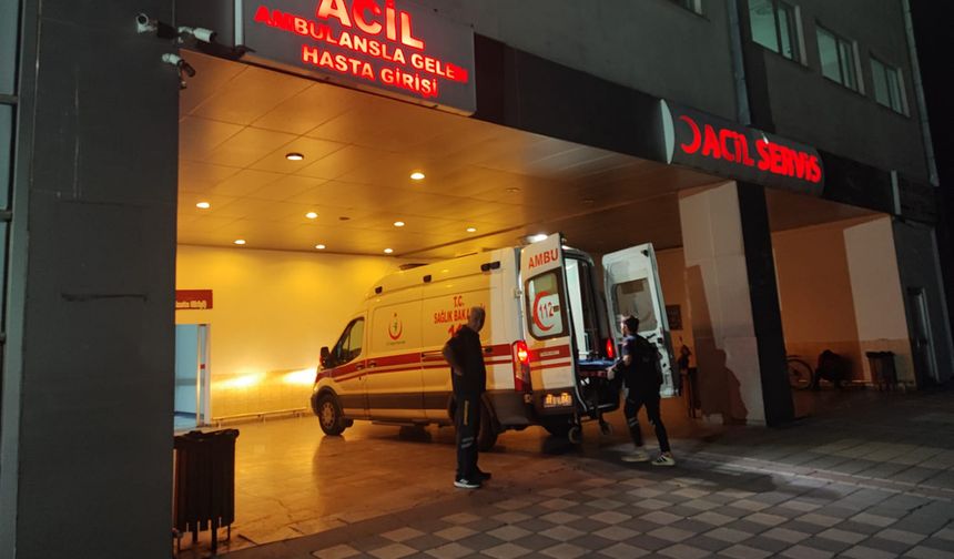 Yolun karşısına geçmeye çalışan kadına otomobil çarptı