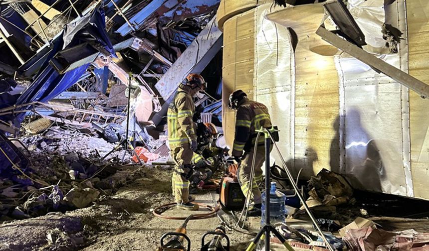 Güney Kore'de çöken santralin altında kalan 7 işçinin cesedi enkazdan çıkarıldı