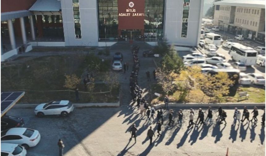 Bitlis merkezli operasyonda gözaltına alınan 62 şüpheliden 46’sı tutuklandı