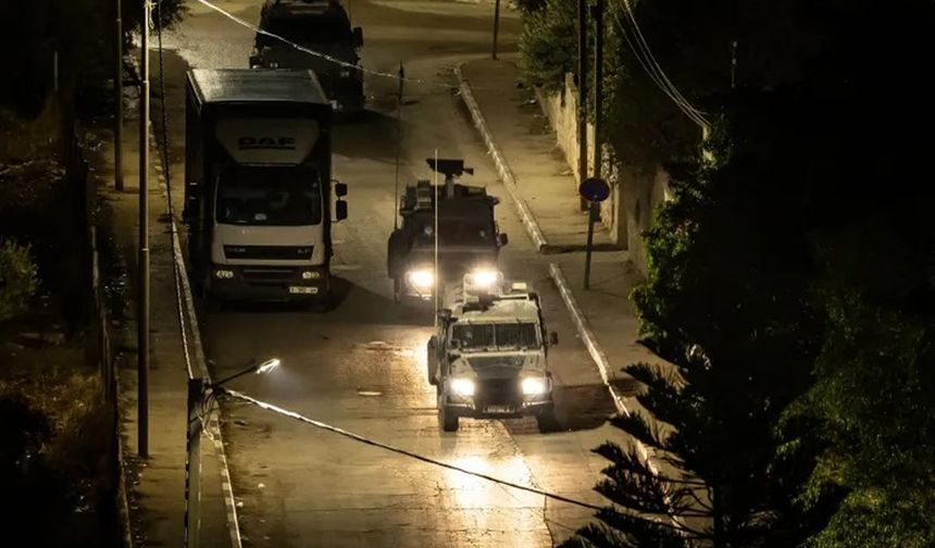 İşgal rejimi Batı Şeria’da birçok bölgeye baskın düzenledi