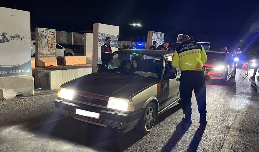 Mersin'de 13 noktada eş zamanlı asayiş uygulaması