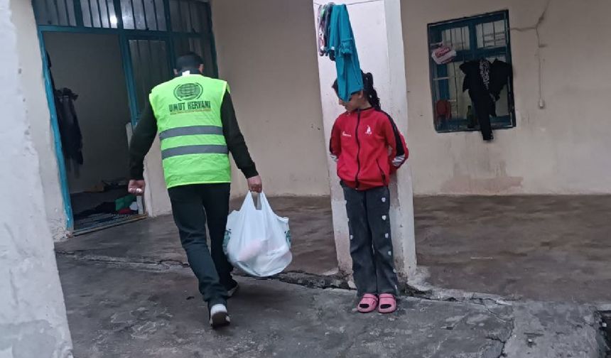 Umut Kervanı Akçakale’de ihtiyaç sahiplerini sevindirdi